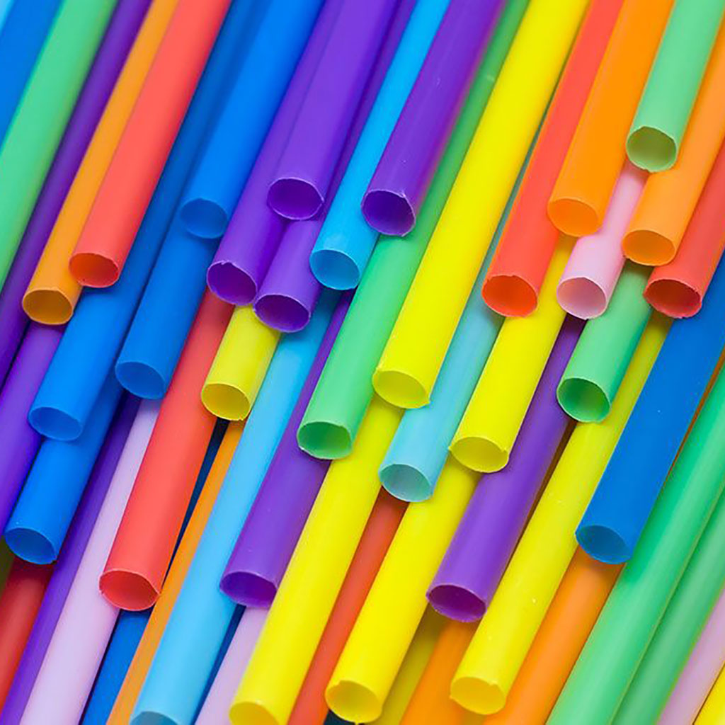 Plastic Straws for Drinks / 1,000 TEM., (One - One in cellophane)